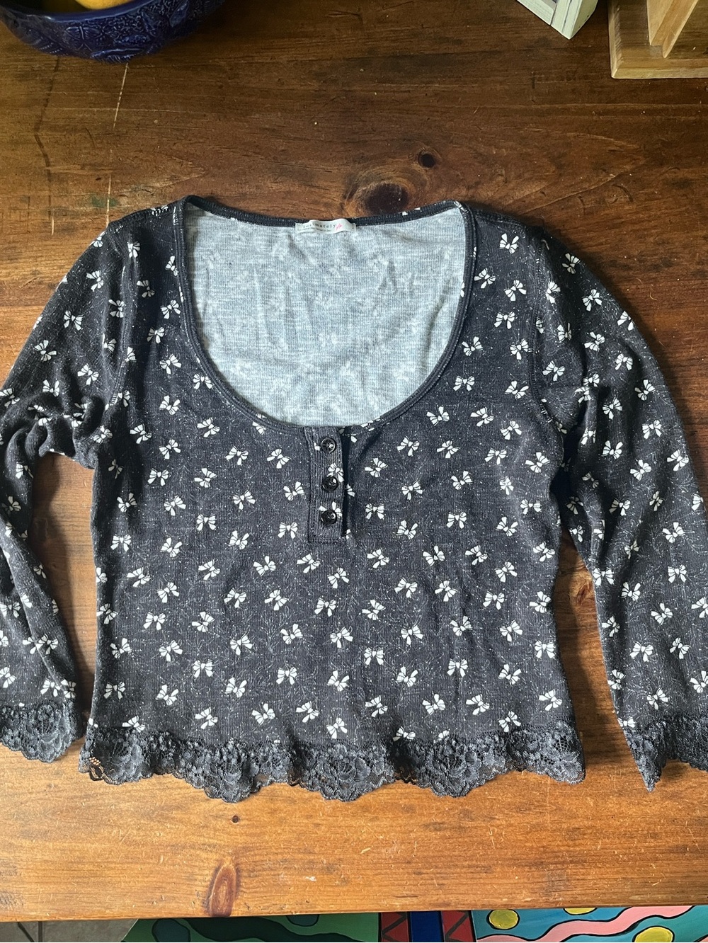 Intimately free people Dark Gray/black  Lace-Hem Long Sleeve crop Top Sz M